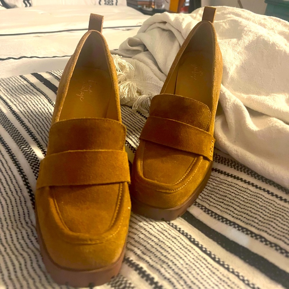 Crown Vintage block heel loafers